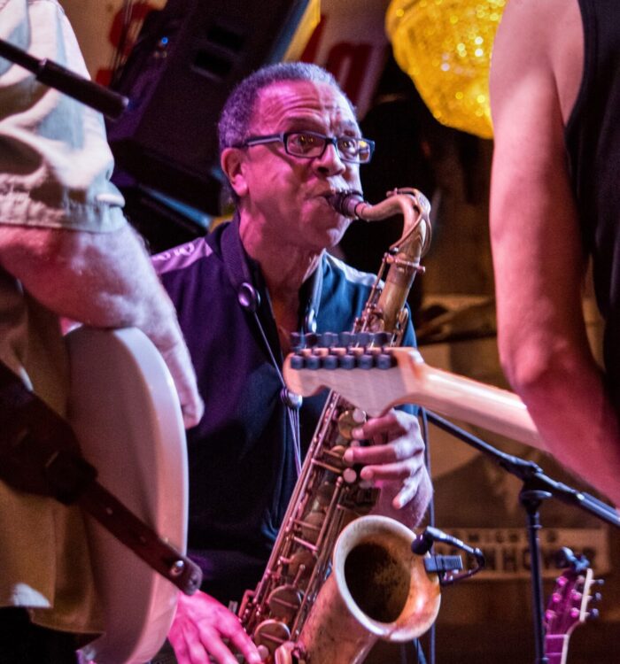 Jim Richmond, sax, Lyin' Eyes